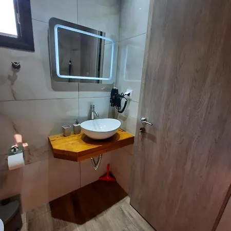 Anestis アパート *