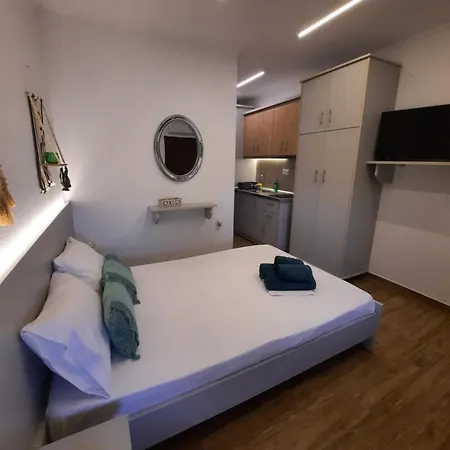 アパート Anestis トロニ