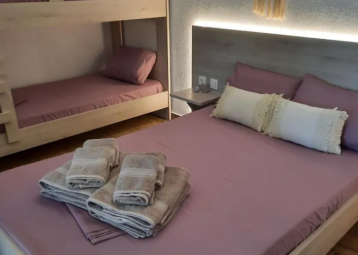 Anestis * Торони